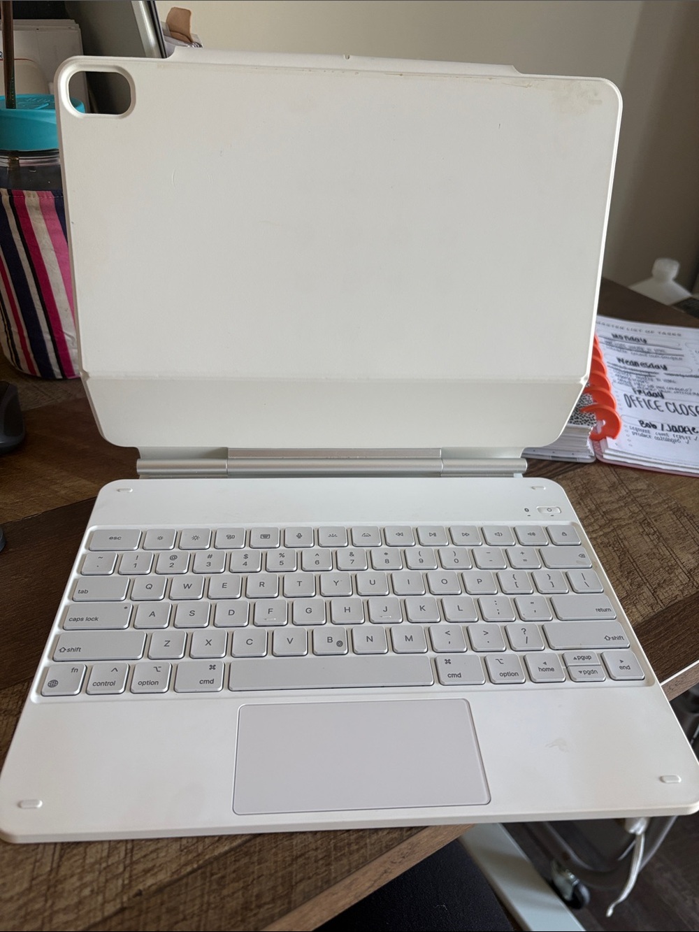 ESR White Wireless Bluetooth Keyboard Case for iPad Air 13” with Trackpad
